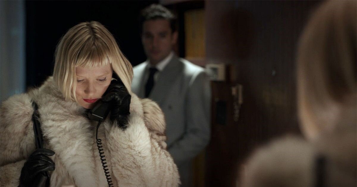 Кадр из фильма "Пирсинг" (2018)