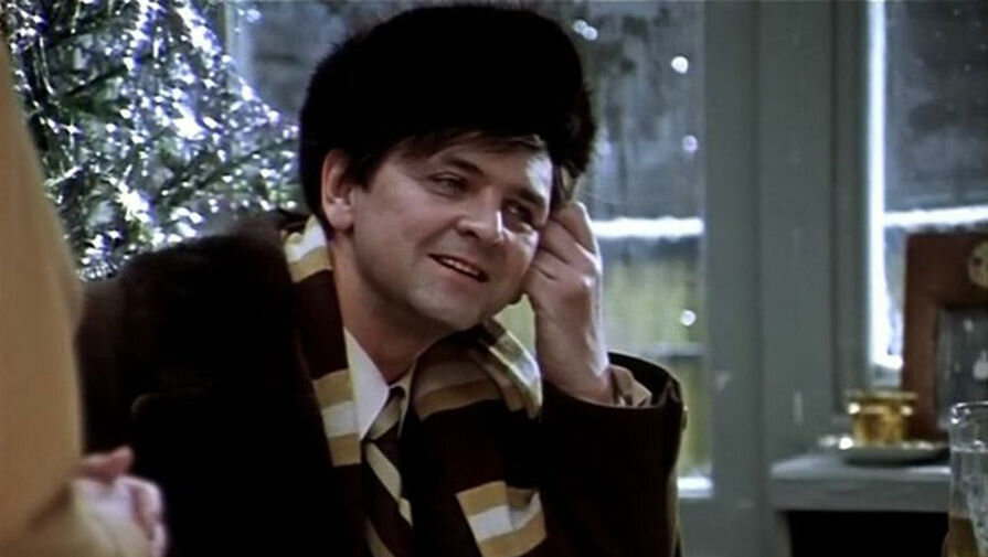 Кадр из фильма «Ирония судьбы, или С легким паром!» (1975)