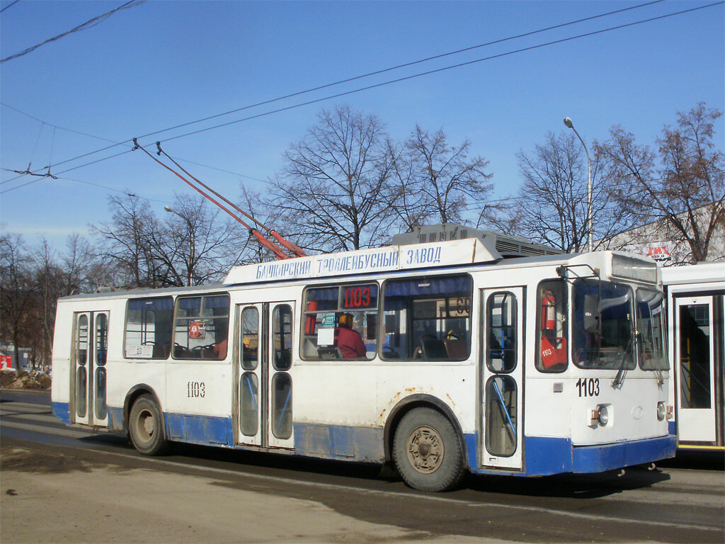 БТЗ-5276-01 на 18 маршруте в 2010 году. Автор фото: Archi. Источник - https://transphoto.org/