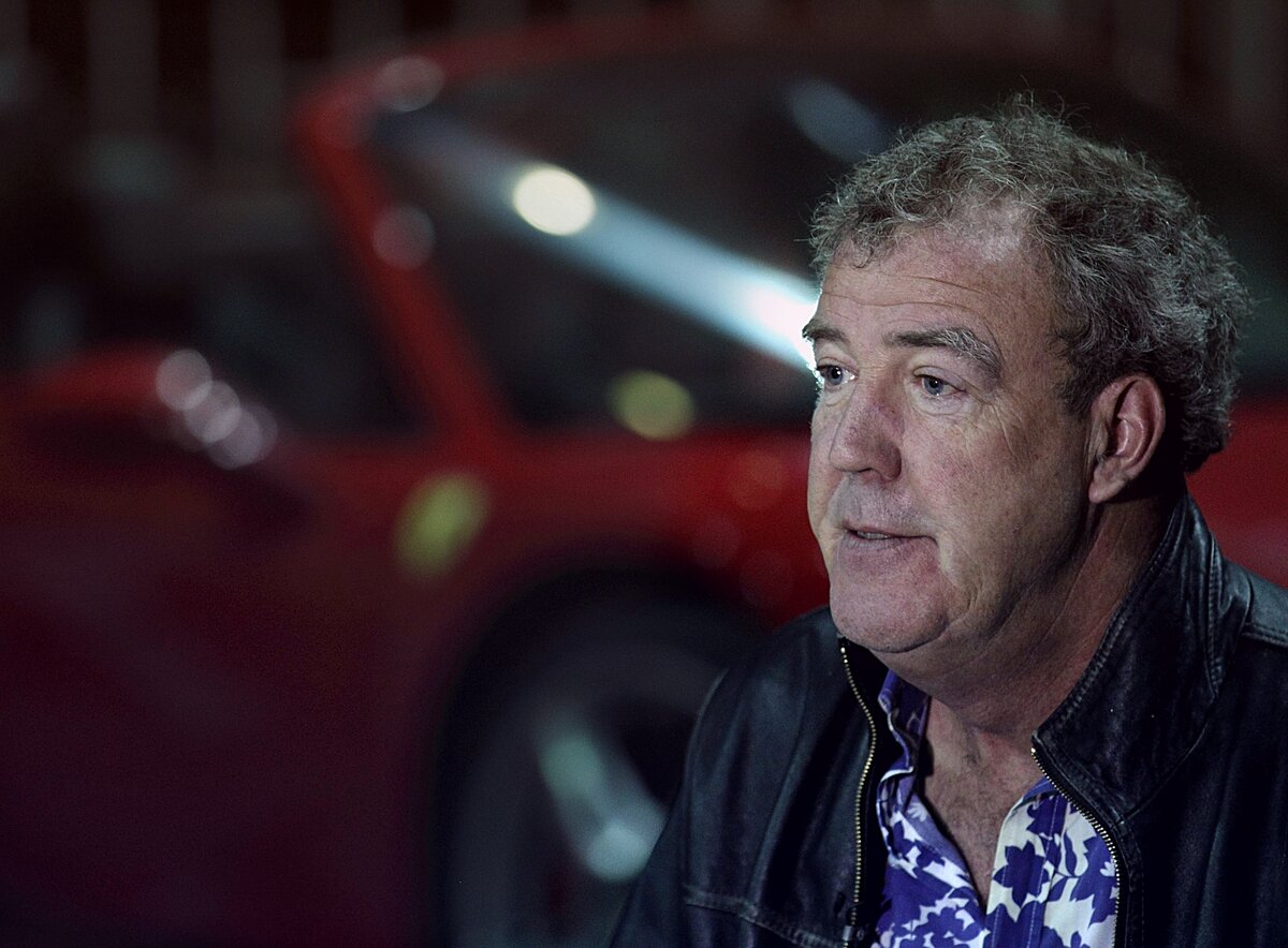 На чём ездит звезда Top Gear, если на программе он то и дело ругает машины?  Смотрим, что в гараже у Джереми Кларксона | Миллионы Миль | Дзен