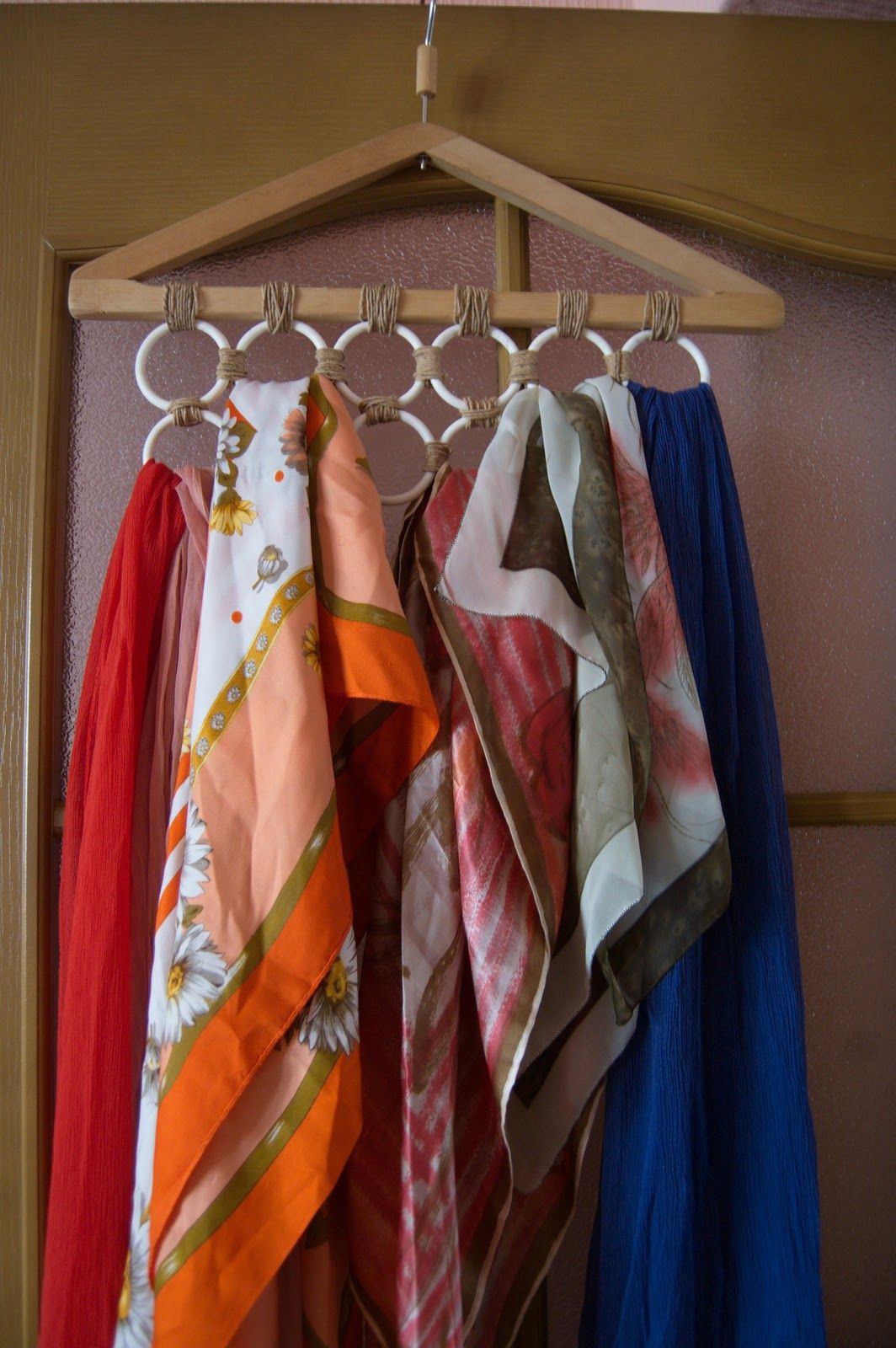 6 способов носить шейный платок. Это станет вашей изюминкой