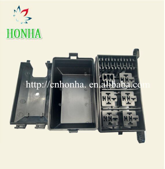 Блок реле и предохранителей