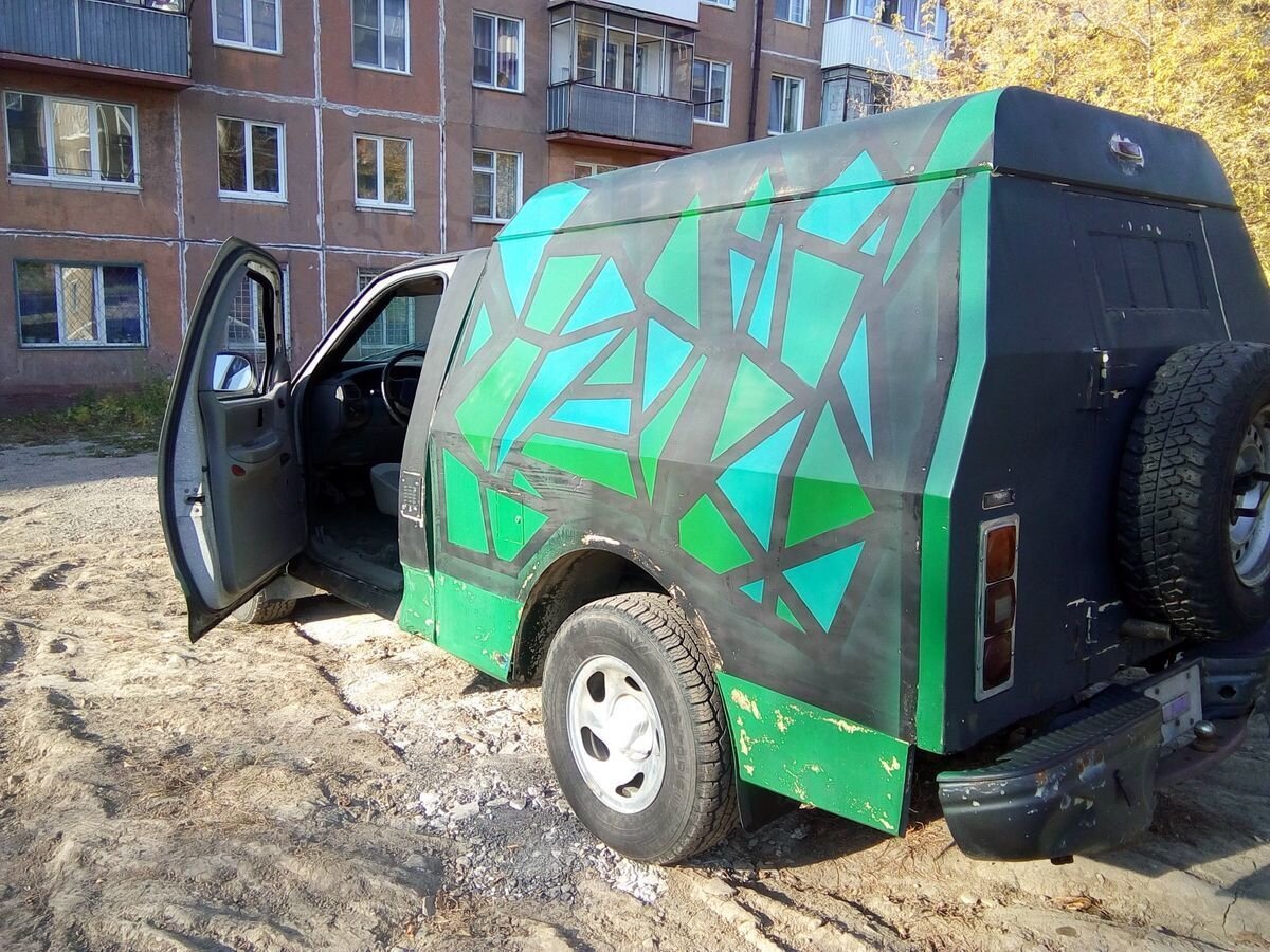 Листай вправо.