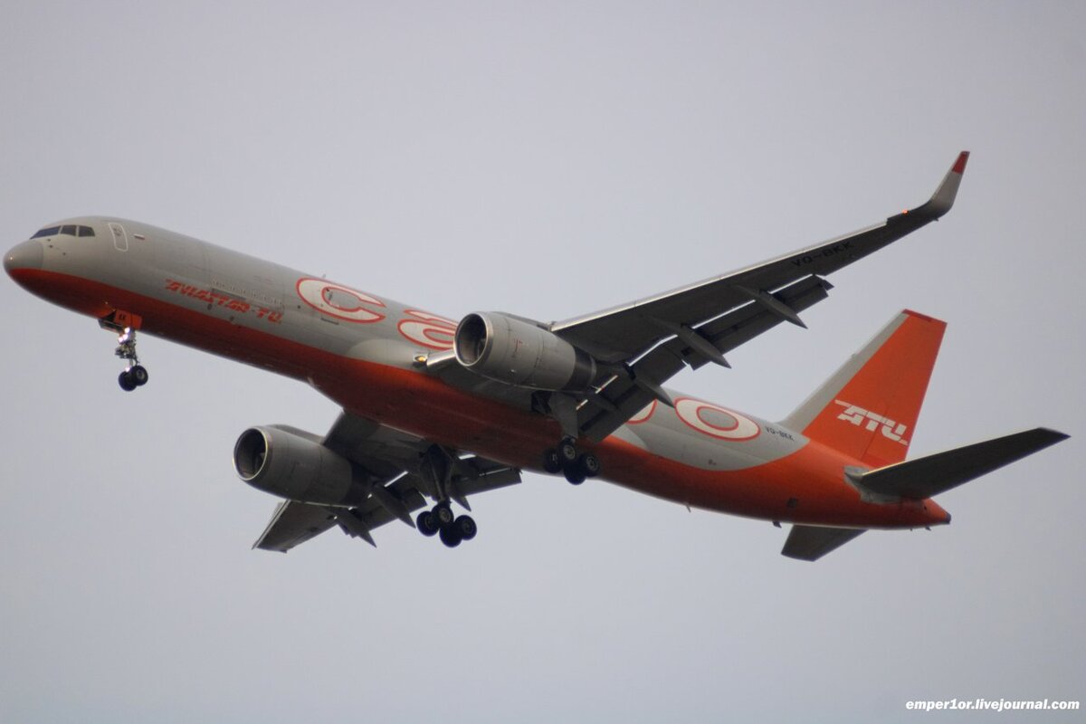 Boeing 757-223 VQ-BKK 4B6384 Новосибирск - Москва