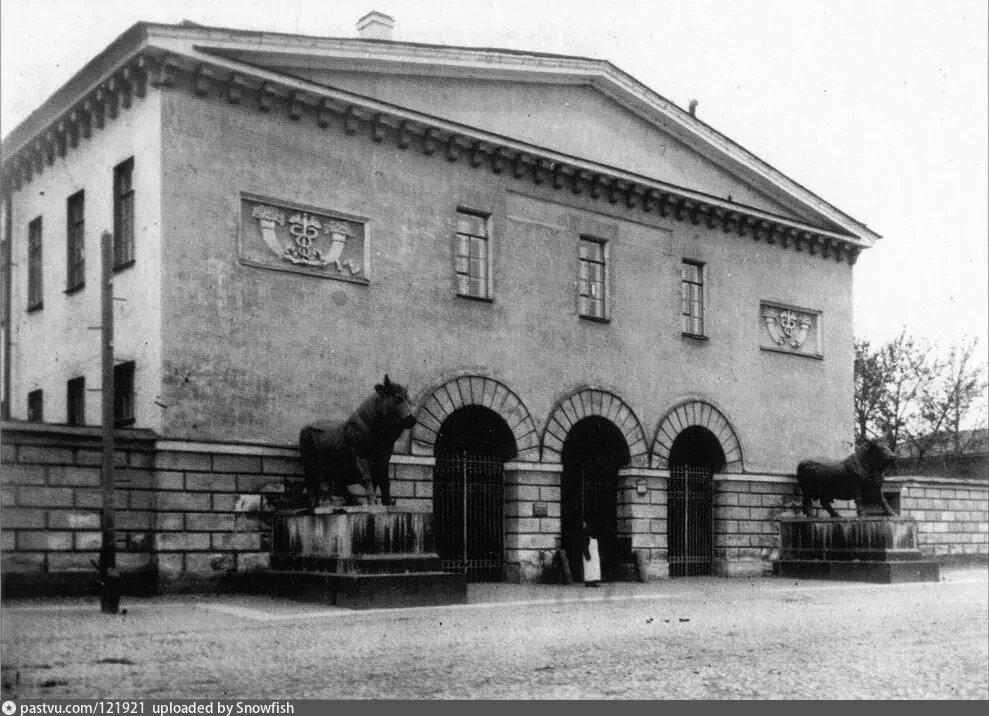 Здание в 1910 году