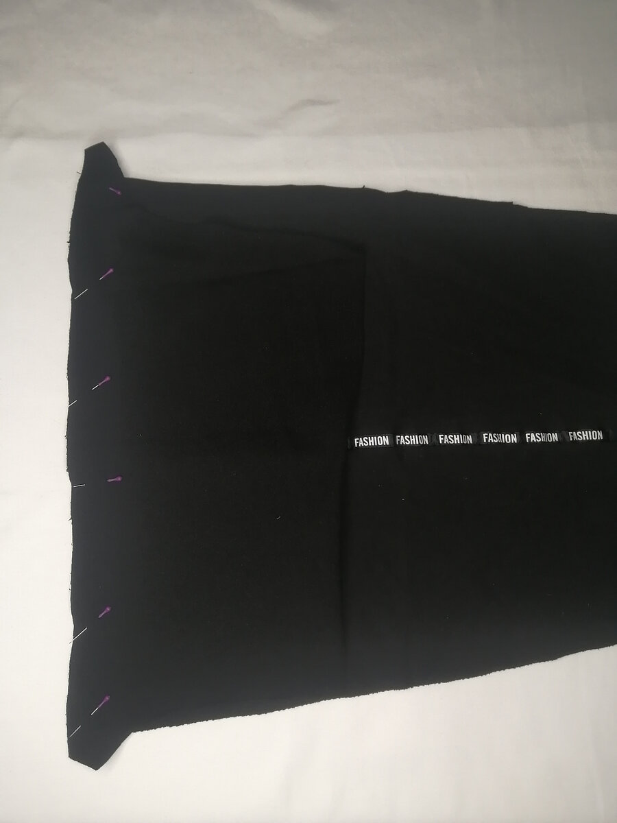 Сборка детских трикотажных штанов при пошиве