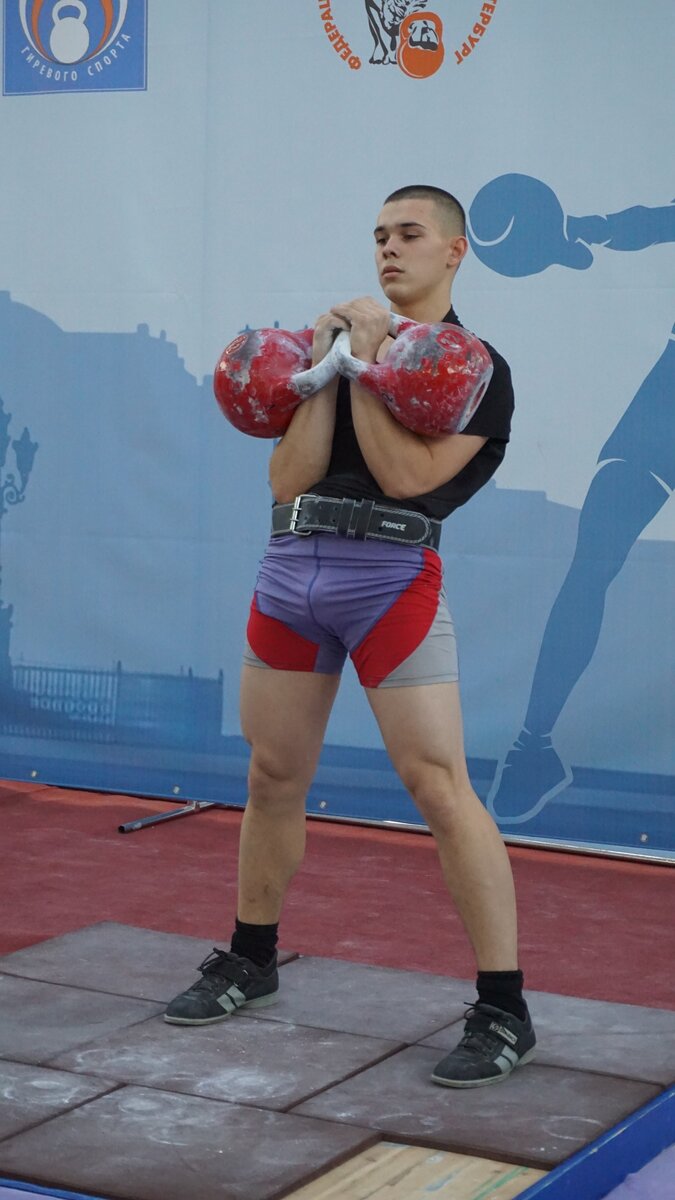 Стойка с гирями 32 кг. 