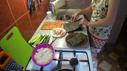 Как готовить суши видео