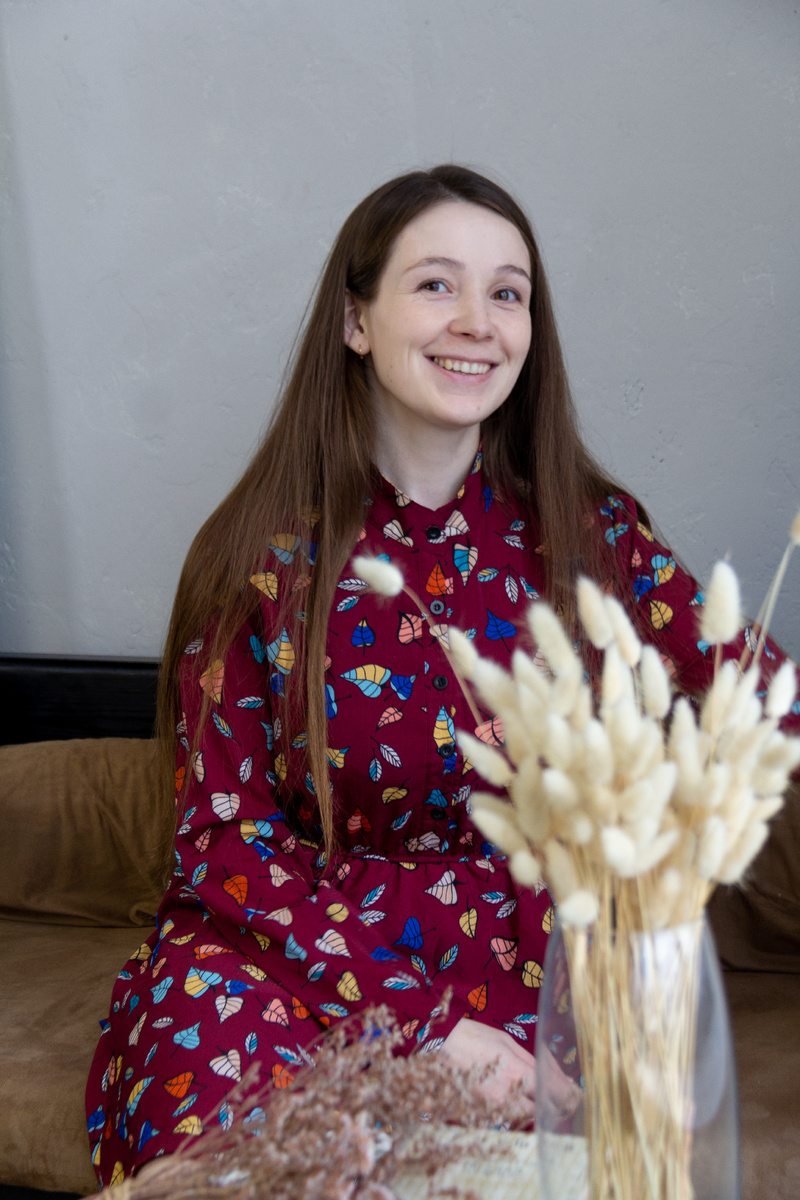 Вы когда-нибудь слышали, нельзя очень часто в вк выкладывать посты? Это действительно так!

"Умная лента" показывает людям только те новости, которые посчитает интересными. А интересными она считает такие публикации, на которые есть обратная связь, то есть если люди лайкают, комментируют, репостят и т.д..

Соответственно, если вы выкладываете по несколько постов в день, на ваши публикации люди уже не будут реагировать, потому что они вас просто не увидят, так как у вк есть определенные алгоритмы:


📌Если выкладывать посты несколько раз в день, - вы слишком активный пользователь, спамщик! Эта система будет "блокировать" ваши посты, то есть не будет показывать вас в ленте подписчиков (даже у них! не говоря уже о новых людях)

📌Если выкладывать несколько раз в месяц (до 4), а то и в год - вы неактивный пользователь. Ваши охваты тоже снизятся и видеть вас будут только "избранные"

📌А вот если публиковать 2-3 поста в неделю - это в самое яблочко! Активный пользователь! Вот таких вк любит и продвигает❤

Проверенная информация! 😎 Только зачем она вам, не знаю. Просто живите теперь с этим, если прочитали😄

Нет, если вы, конечно, не имеете цели - продвижение, то можно спокойно выкладывать фотки раз в год или репостить множество записей себе на стену)) Но кто не любит много лайков?! Я вот люблю😍

Полезно? Вообще, делиться таким или вам это не нужно? Напишите, пожалуйста🙏🏻