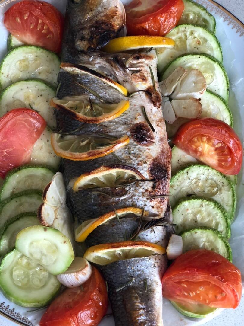 Запеченная рыба с овощами - Видео Рецепт
