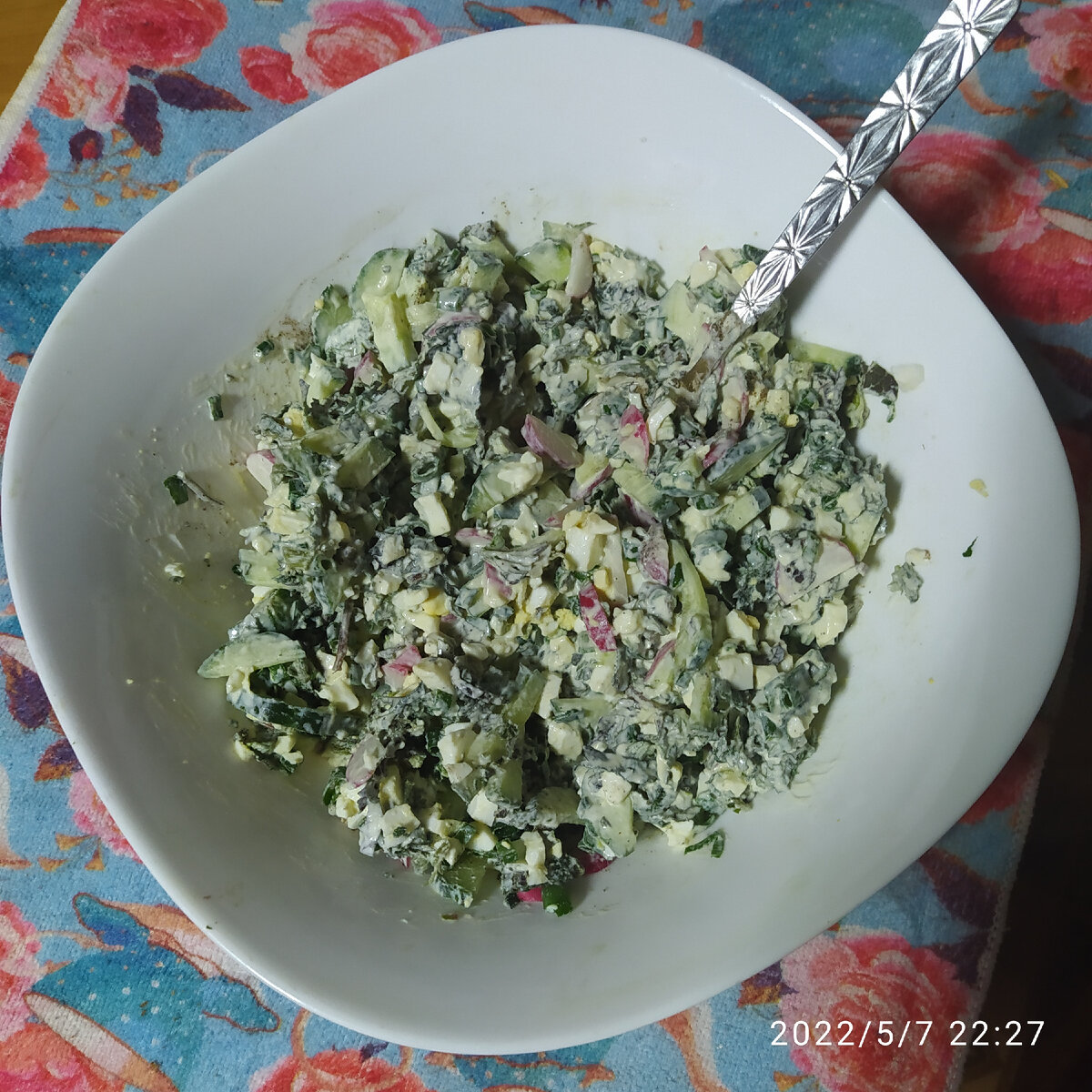 покупные только огурцы) а так яйца, редиска, зелень своя