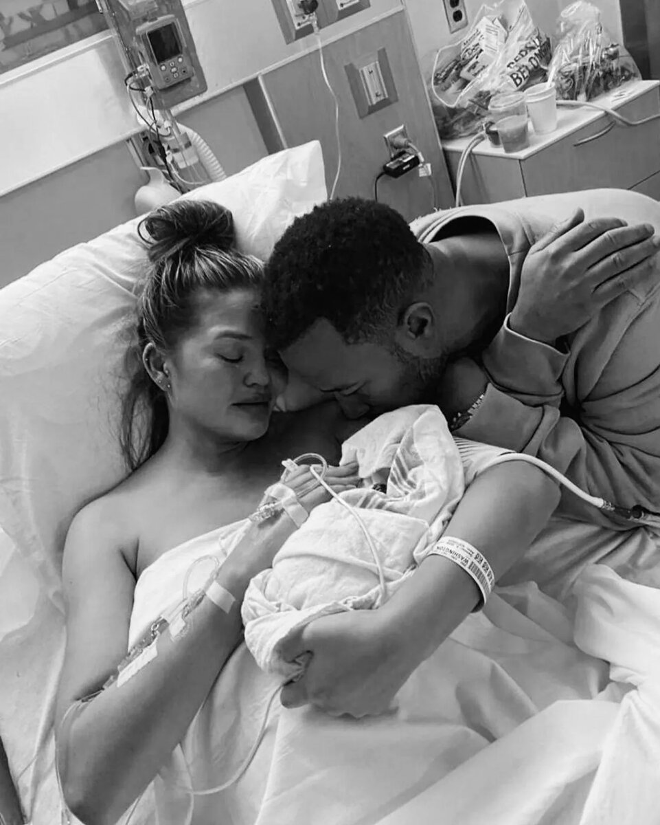    Крисси Тейген и Джон Ледженд, 2020@CHRISSYTEIGEN