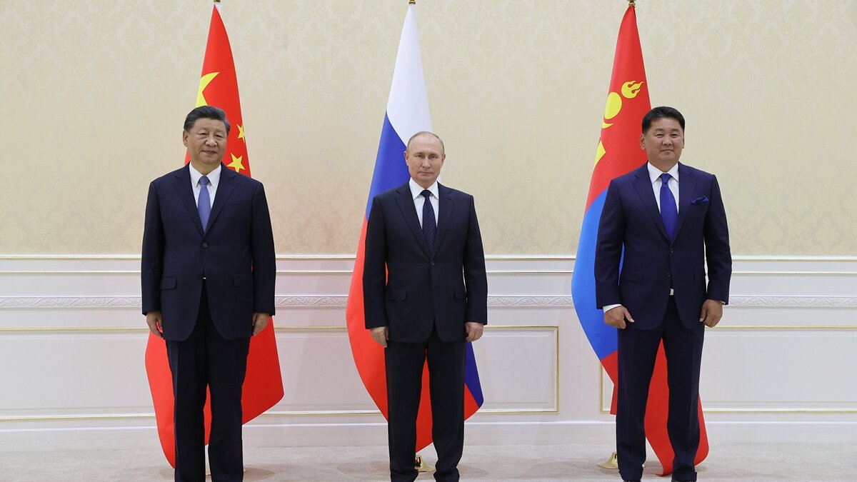    Президент РФ В. Путин провел встречи на полях саммита ШОС© POOL
