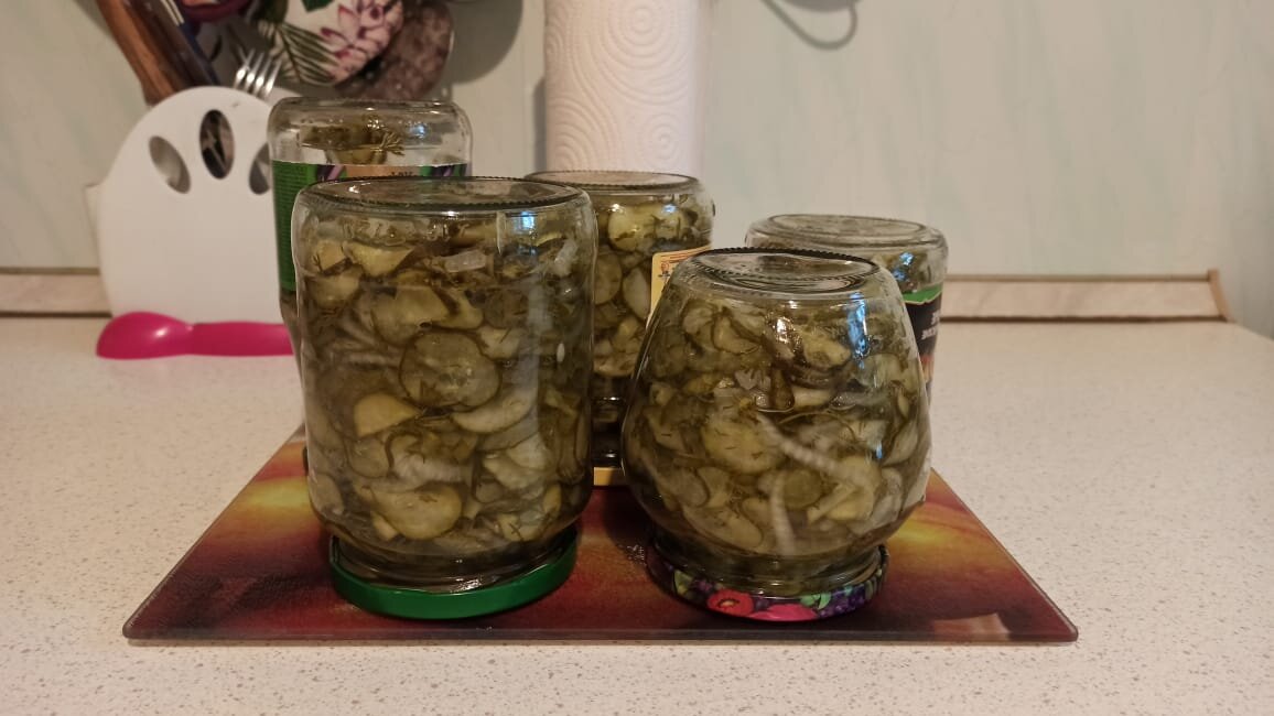 Салат из огурцов с луком и укропом, приготовленный автором канала Зоя Belaya, спасибо за фотографию!