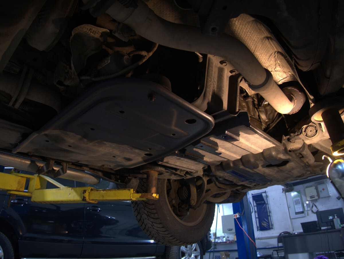 Подтеки масла на защитах