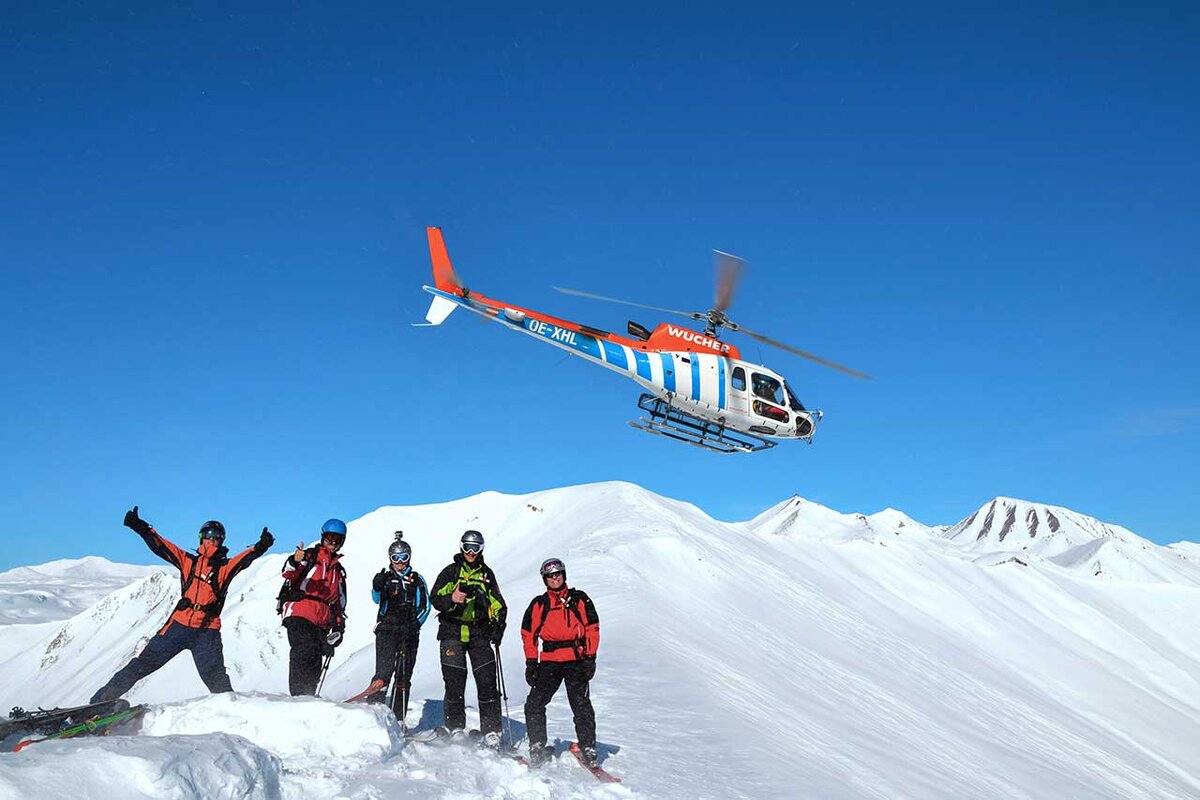 Хели ски это. Хелли ски. Хели ски вид спорта. Хели ски красная Поляна. Heliski Грузия.