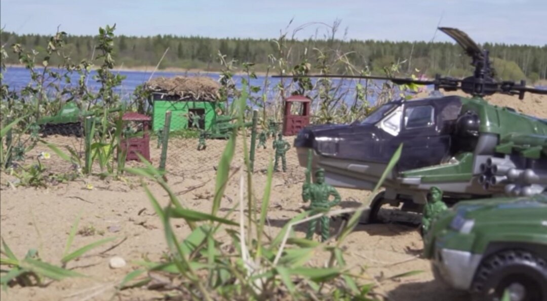 Кадры из фильма-пародии на к/ф "Рэмбо". 7-я серия проекта "Невыходные".