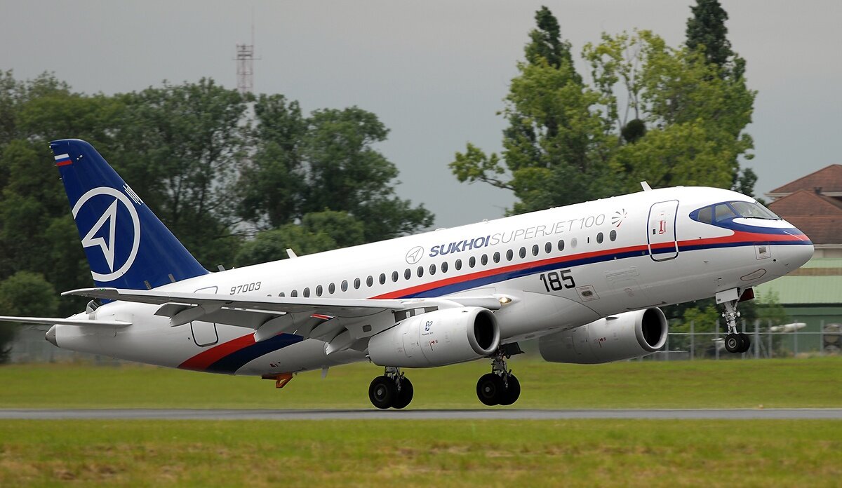 Самолет ssj 100 фото