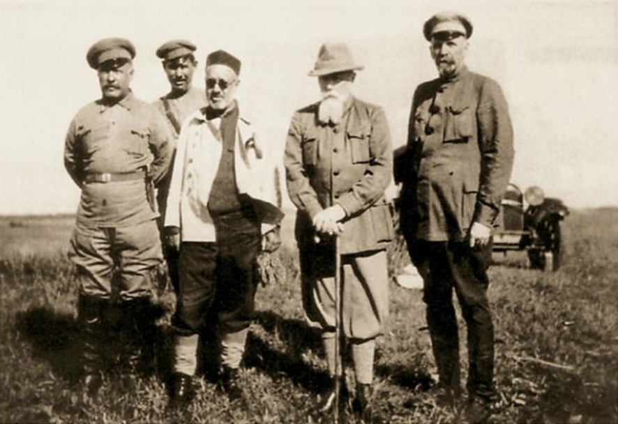 Николай Рерих и участники Маньчжурской экспедиции. Источник: pinterest.com
