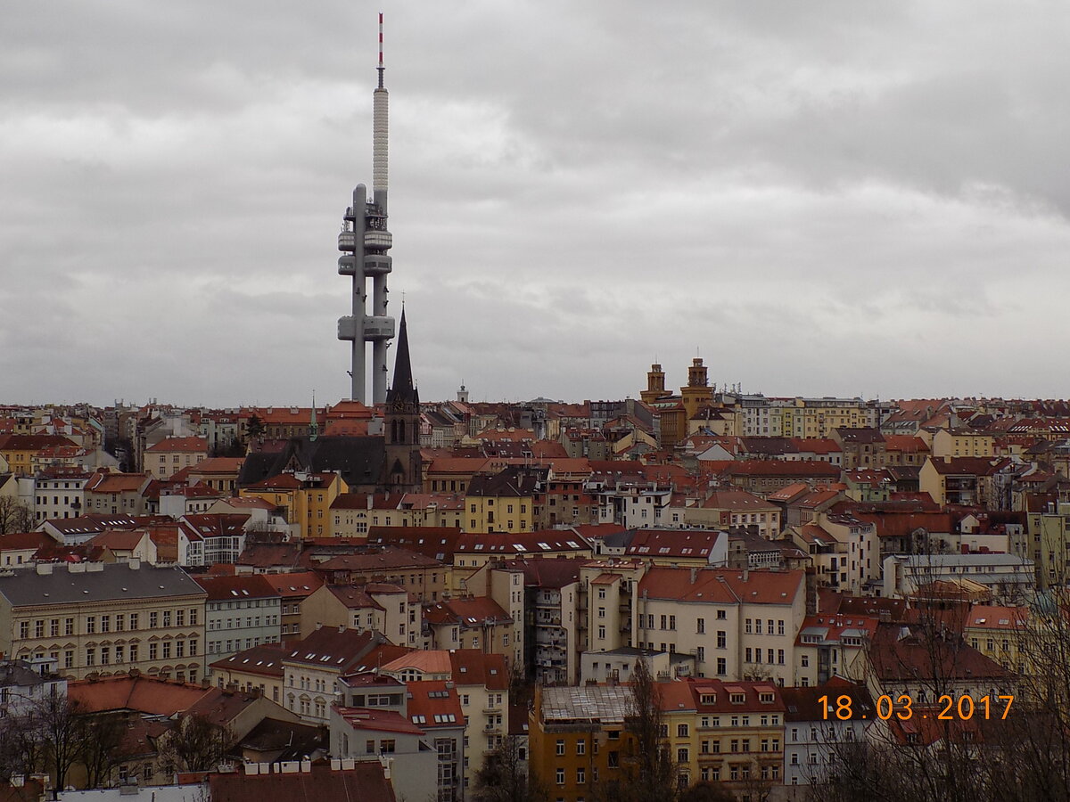 Жижков. Видно телебашню и костел св. Прокопа (фото из личного архива)