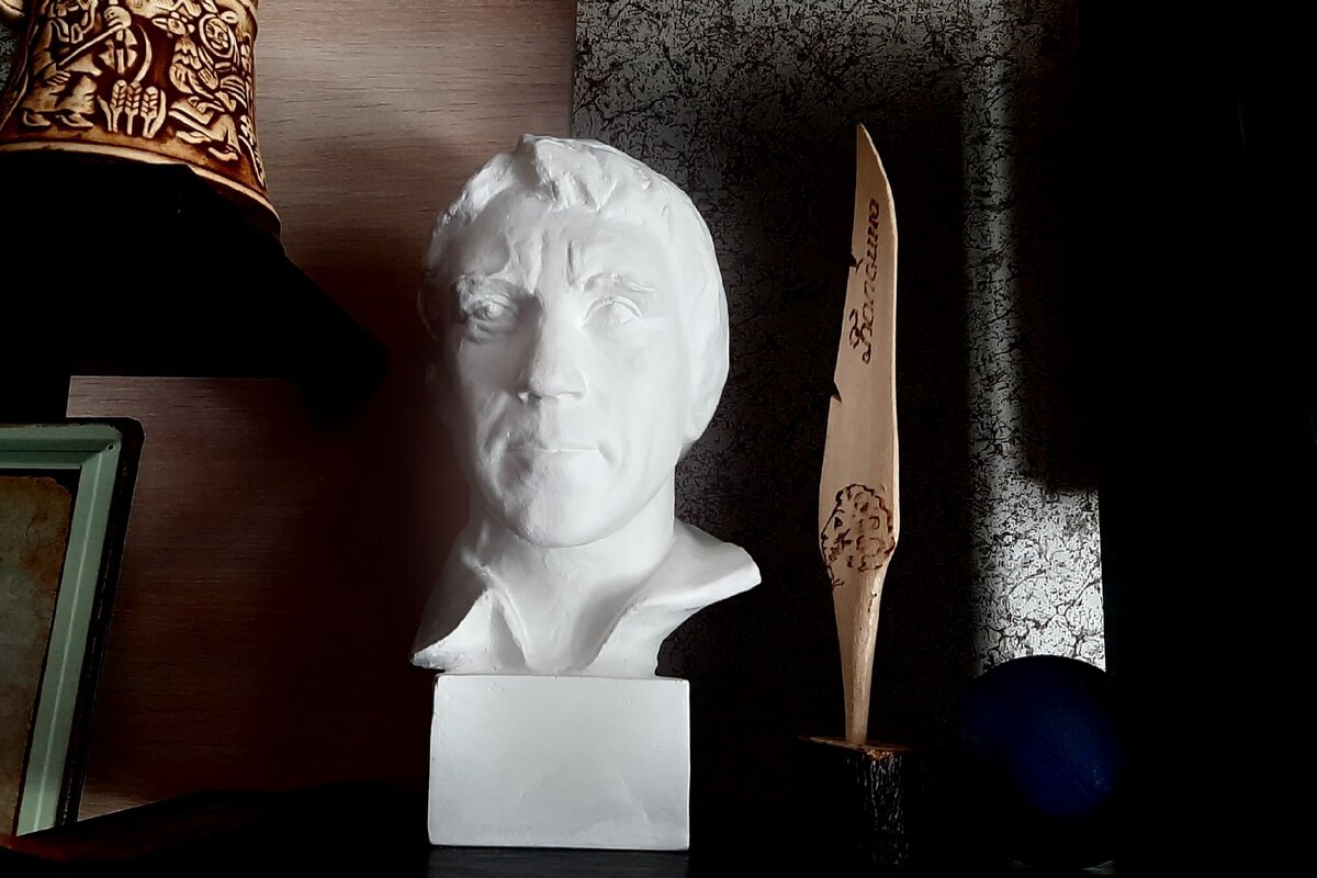   Владимир Высоцкий один из немногих поэтов, кто повлиял на моё творчество 