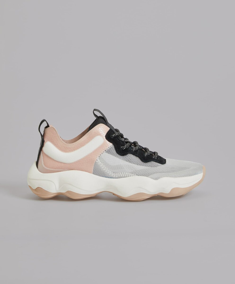 Полупрозрачные кроссовки, 4999 р.