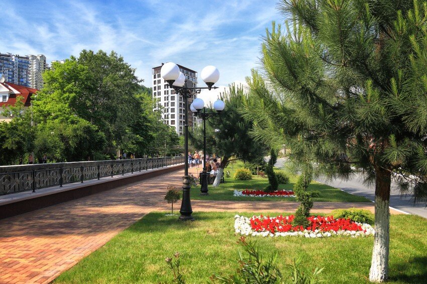 Мамайка. Набережная реки Псахе.