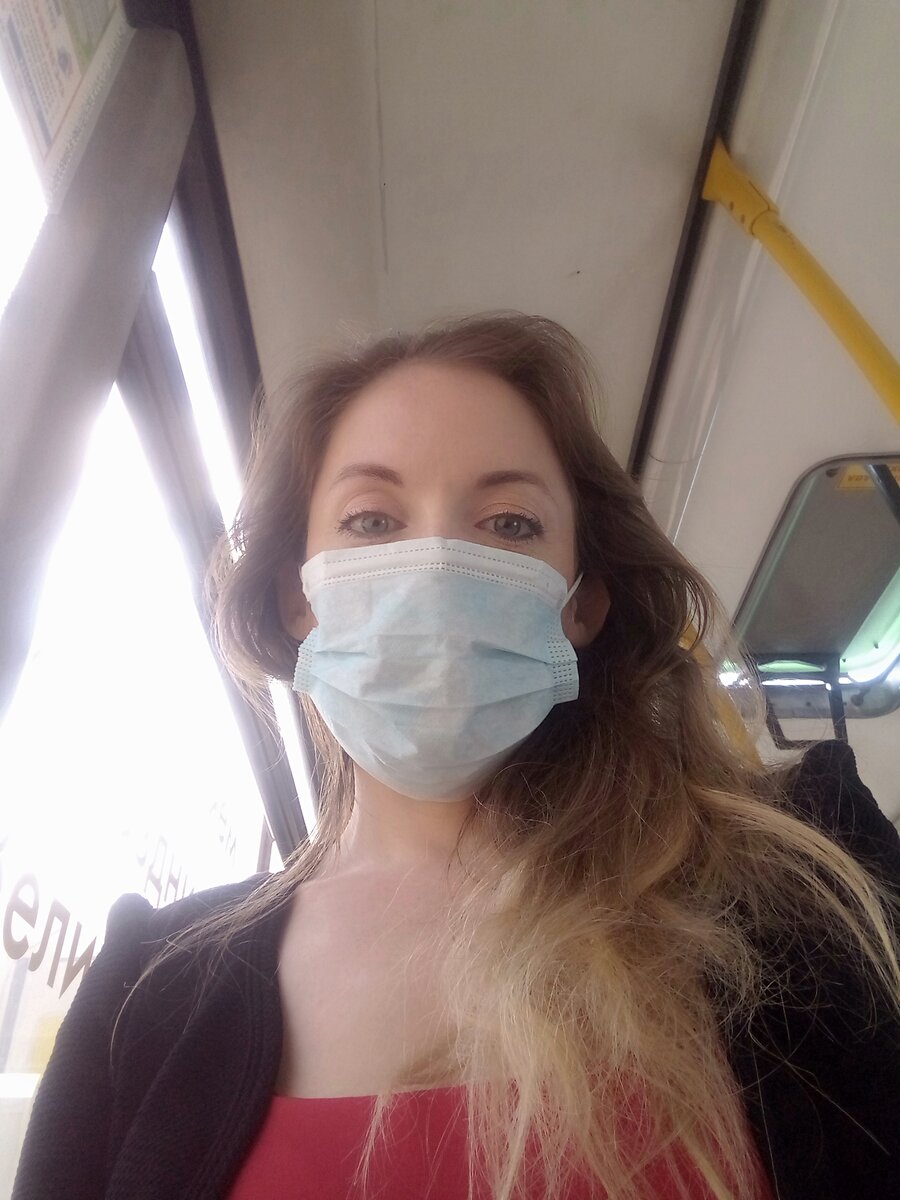 На Дзене все такие добрые, что лицо показывать не буду. Можно обсудить волосы. Специально растрепала. 