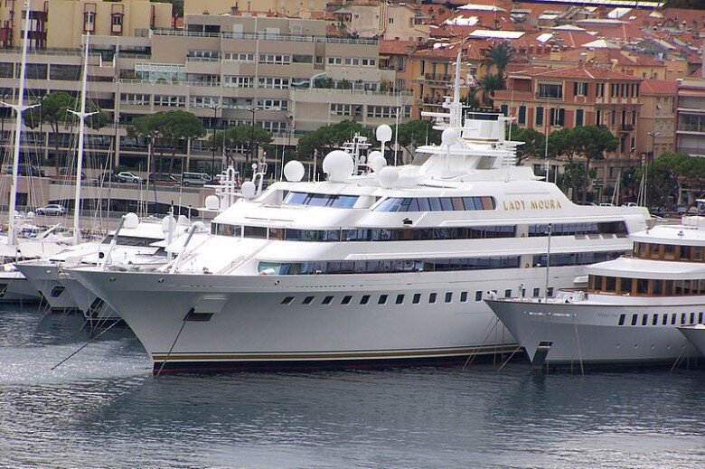 1. Lady Moura, 210 млн. $