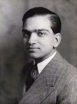  Ман Сингх II (Maharaja Sawai Shri Sir Man Singh II) ( 1912 – 1970)  - последний правящий Махараджа штата Джайпур . Он правил княжеским государством между 1922 и 1949 годами, затем государство присоединилось к владениям Индии . После присоединения он был в период с 1949 по 1956 г.г.  Раджпрамуха Раджастхана. Позднее он служил послом Индии в Испании.