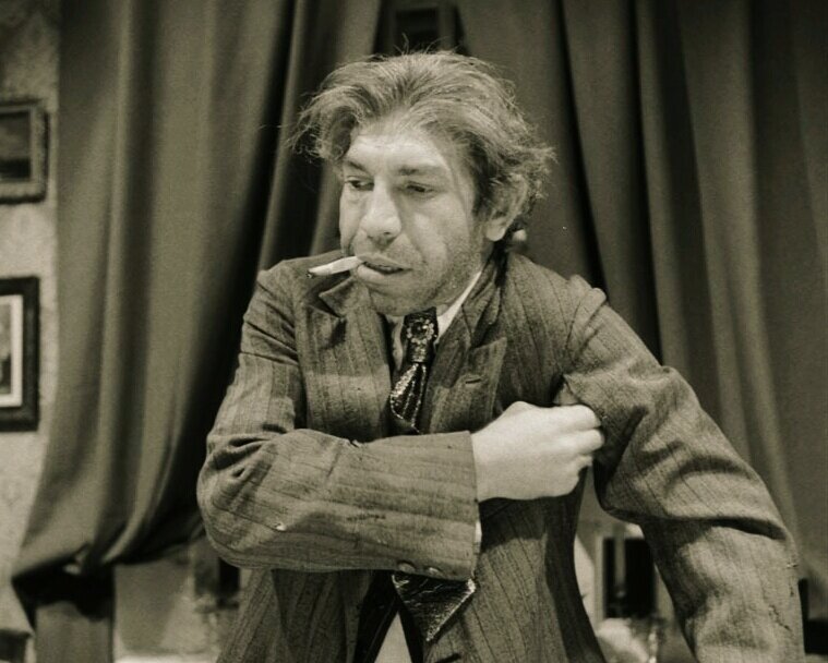 Наверное, иногда я выгляжу как Шариков из ,,Собачьего сердца”