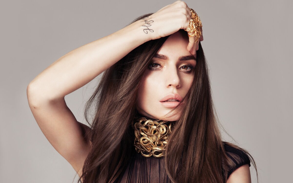 Турецкая певица Derya, источник Яндекс.Картинки 