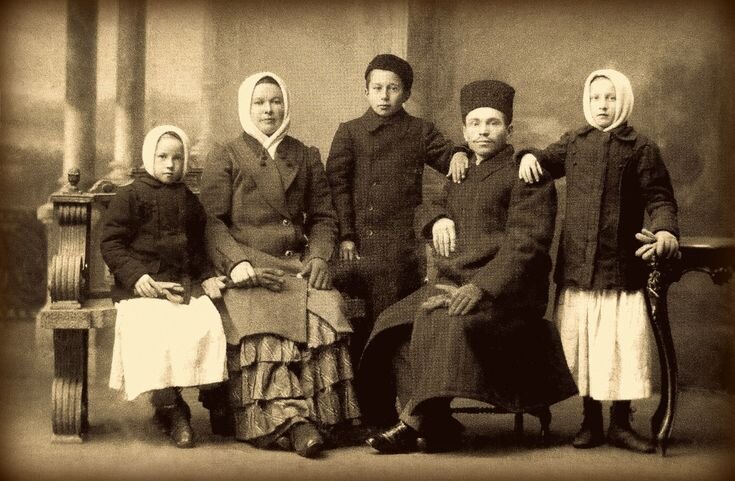 Семья архангельских татар. 1917 год. Фото: www.pinterest.ru 
