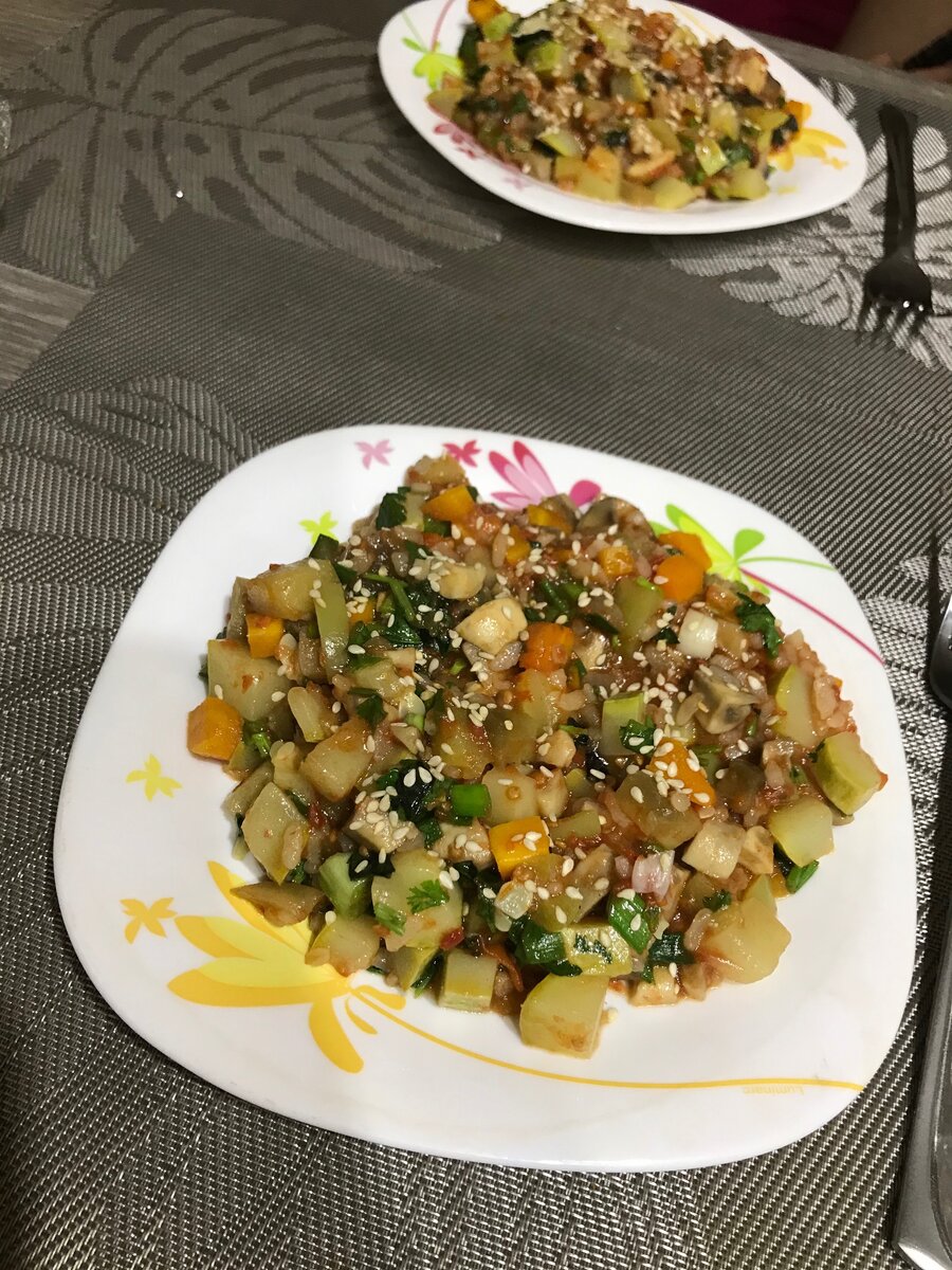 Посыпать кунжутом - это по вашему желанию 🙂
