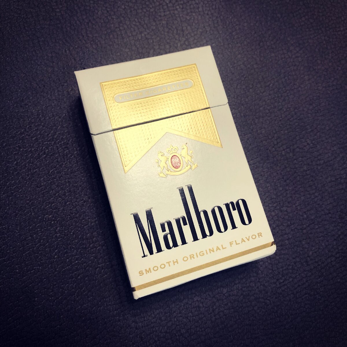 Оригинальные сигареты. Сигареты Marlboro Gold. Marlboro Gold 2020. Мальборо Gold США. Marlboro Gold Original 2020.