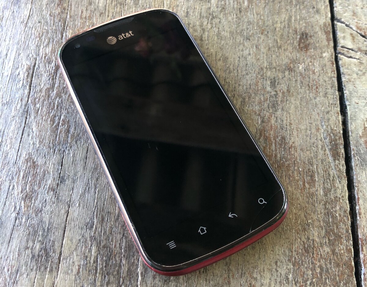 Мой старенький телефон Pantech Burst