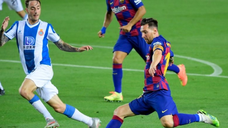 Вдохновенная игра «Барселоны» в гостях у «Вильярреала» (3:1) резко изменила градус настроения в каталонском клубе. Настолько что хотелось верить предматчевым заявлениям Кике Сетьена, который в очередной раз заручился публичной поддержкой президента клуба Жозе Бартомеу и уверял: обогнать «Реал» еще можно, и это доказывает математика. Правда, сине-гранатовым мало было самим пройти четыре последних тура без потерь — требовались еще две осечки «Реала» ценою в пять очков. Четырех не хватит, так как у мадридцев в случае идентичных показателей на финише будет преимущество за счет личных встреч.