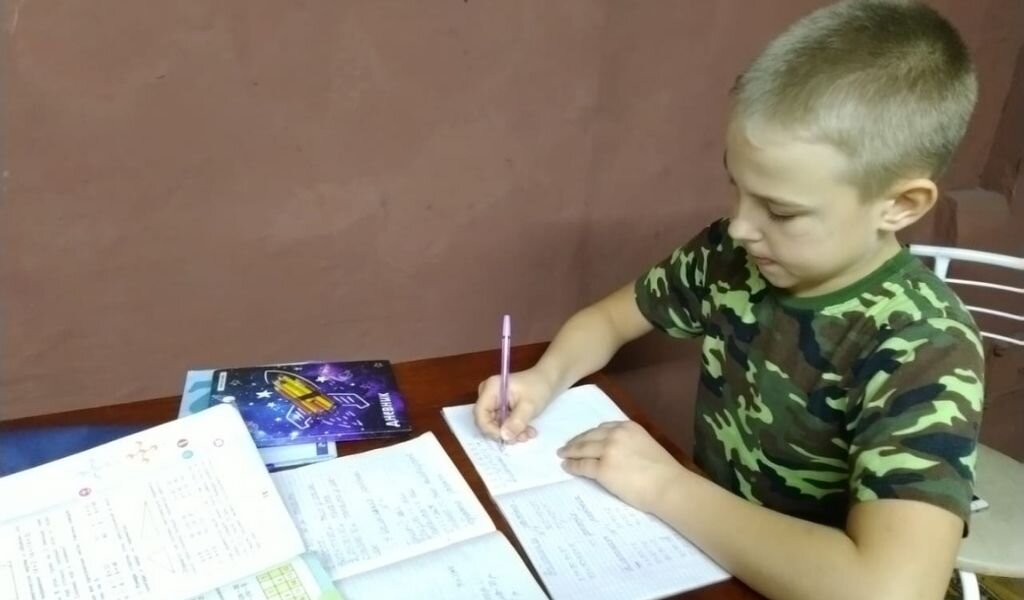 Сегодня сын сам спокойно делает основную часть уроков