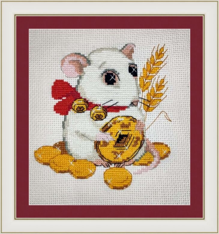 Вышивает Татьяна Морозова Мышка от Риолис. Набор "К благополучию" артикул 1835