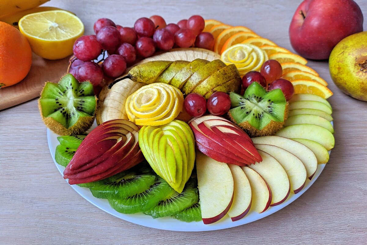 Красивая нарезка фруктов Украшение праздничного стола. Как нарезать фрукты. Карвинг