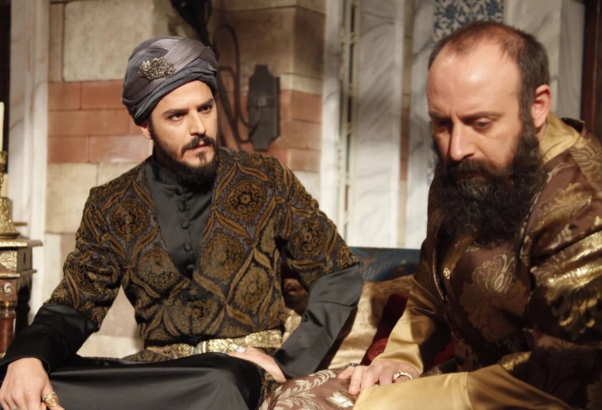 Кадр из сериала "Великолепный век"