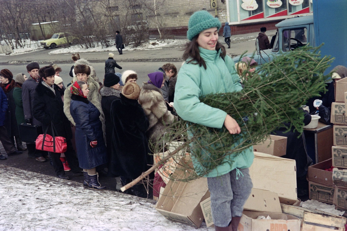 Праздник новогодней елки 1991. Новый год в 90-е годы. Новогодняя елка в 90-е годы. Новый год в России 90-х. Новый год 1990-е.