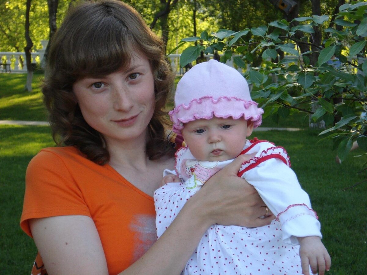 На фотографии дочка Аришка, здесь ей около полугода. 