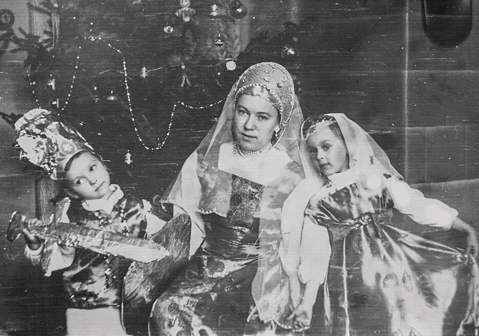 МАМА И МЫ С СЕСТРОЙ.