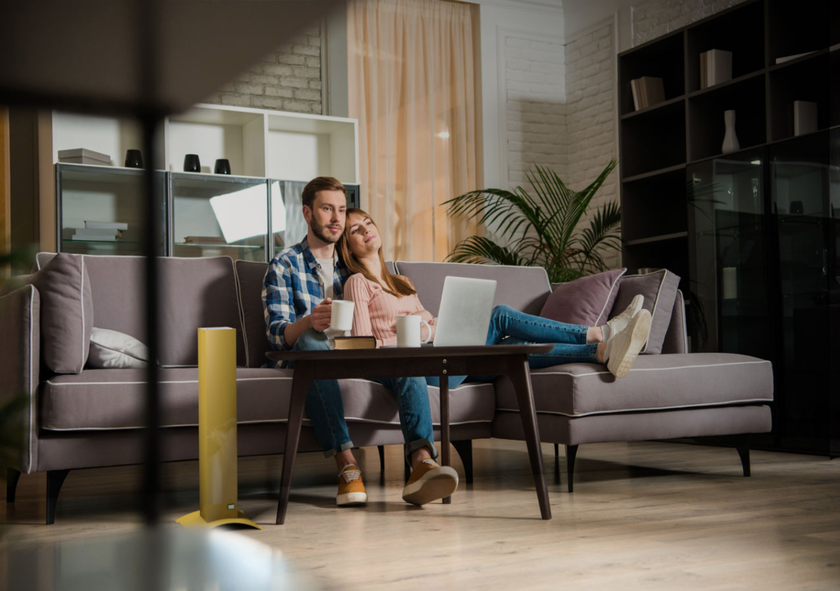 Couple room. Гостиная с людьми. People in Living Room. Living Room couple. Indoor Scene.