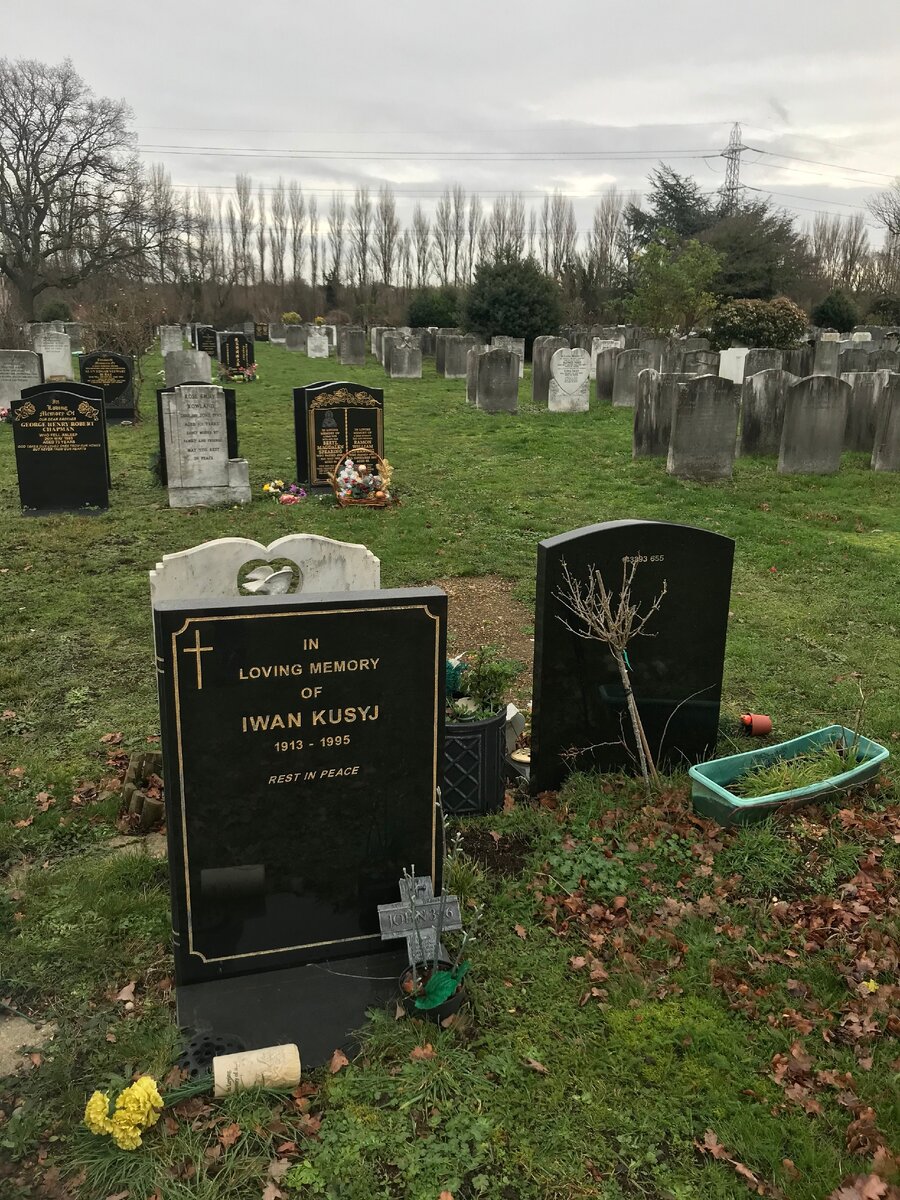 Русские и украинские могилы на The City of London Cemetery & Crematorium. |  Clemence Taralevich | Дзен