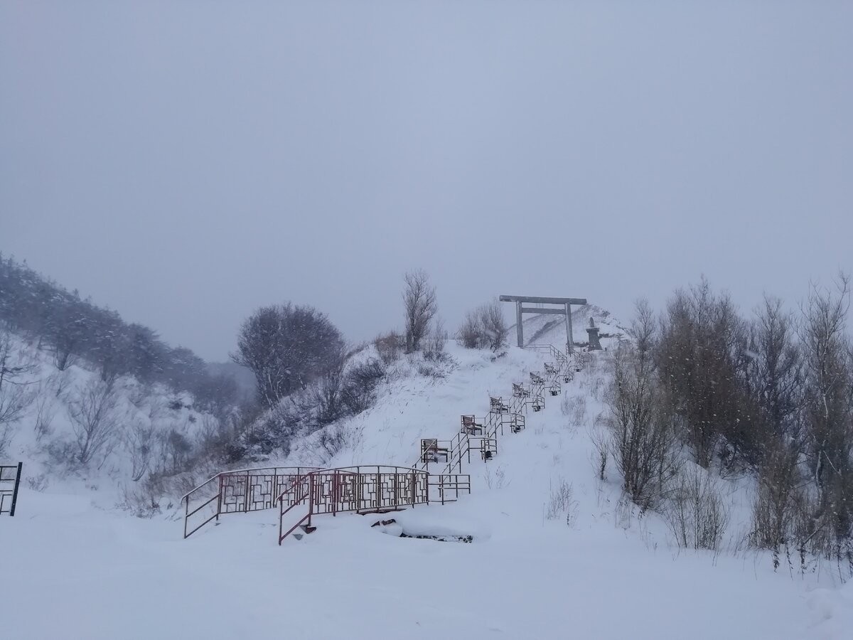 Лестница к комплексу.