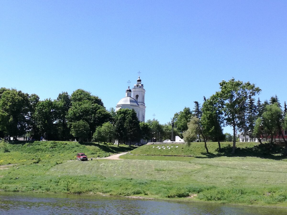 Таруса с Оки. Храм Петра и Павла. Фото автора