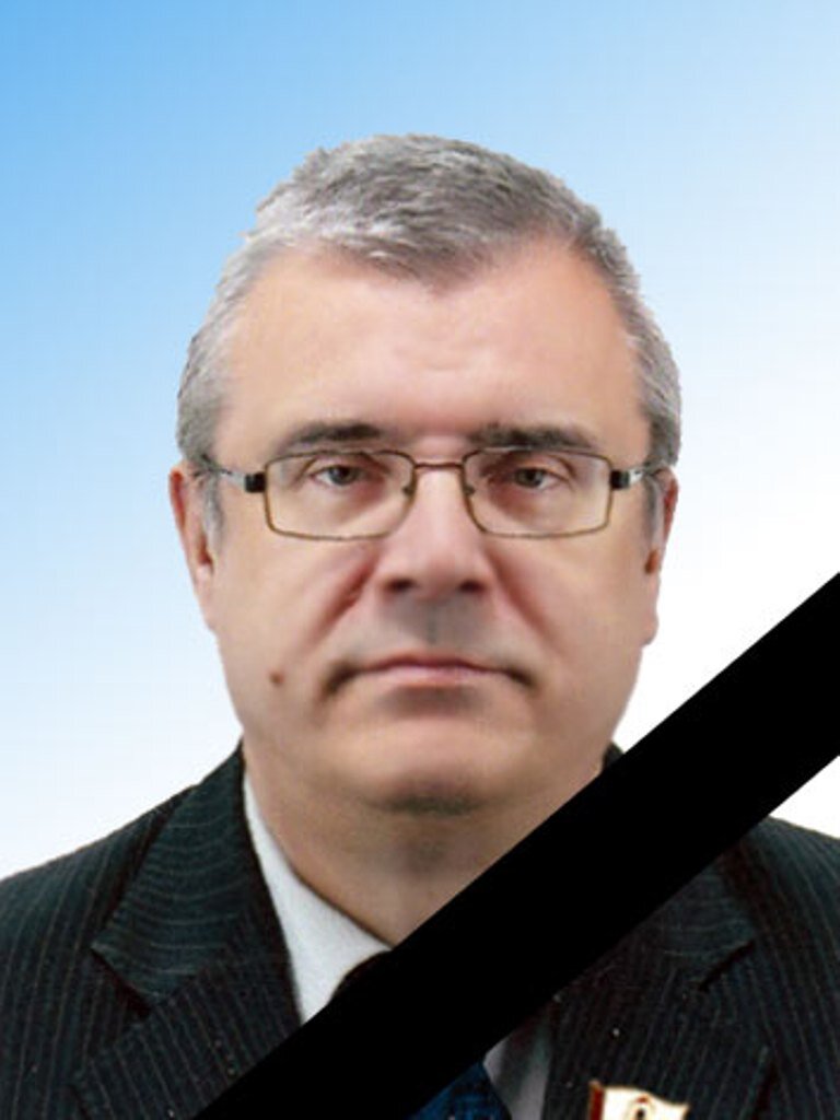 24 июня 2020 года на 58 году жизни умер депутат Государственного Собрания из фракции КПРФ Андрей Калугин. Причиной смерти был назван коронавирус. Калугин был лидером коммунистов Волжска, кандидатом в мэры города после того, как в сентябре 2019 года КПРФ получила большинство на выборах депутатов городского собрания. С момента этих выборах до смерти имя Калугина было одним из самых упоминаемых в негативном контексте в государственных СМИ и провластных телеграмм-каналах Марий Эл. Складывалось впечатление, что победа КПРФ во главе с Калугиным многих в «Сером  Доме» обидела. 
В опубликованных интернет-изданием The Insider расследованиях утверждается, что сотрудники ФСБ с медицинским образованием Алексей Александров и Иван Осипов причастны к отравлению Алексея Навального в августе 2020 г., убийствам журналиста и правозащитника Тимура Куашева в 2014, политических активистов Руслана Магомедрагимова в 2015 и Никиты Исаева в 2019. Во всех этих случаях врачи писали в заключении о смертях этих людей естественные причины. Нет никаких шансов, что при нынешнем руководстве России эти смерти будут справедливо расследованы полицией и следственными органами.
