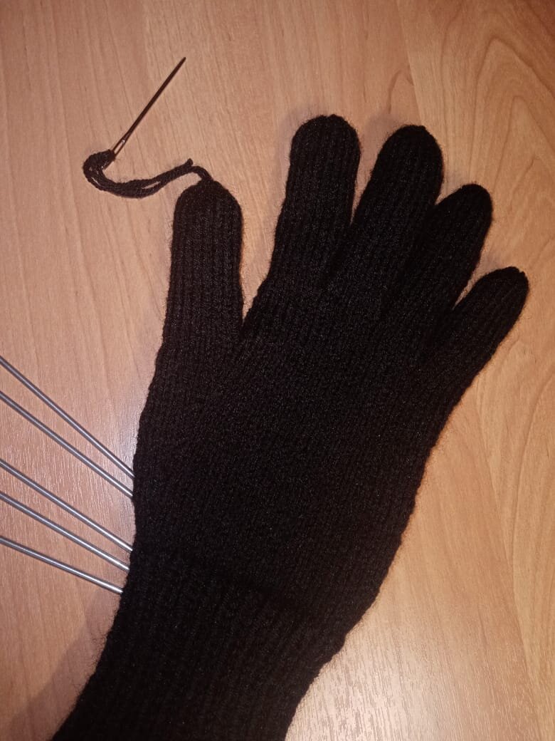Перчатки спицами
